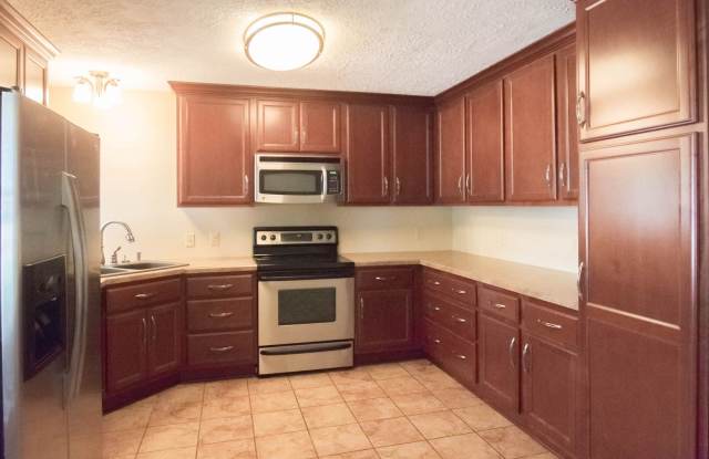 AUGUST PRE-LEASE Spacious 4 Bed, 2 Bath Minutes from Campus! Gallery 1