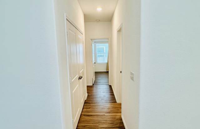 2400 Nightview Drive Gallery 4