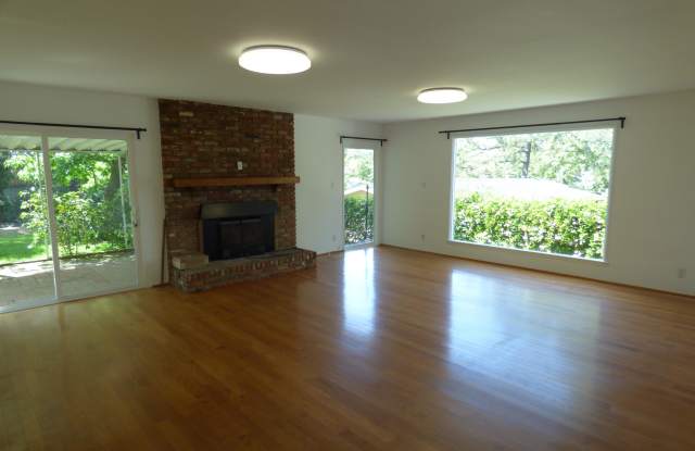 4810 Dunsmore Avenue Gallery 4