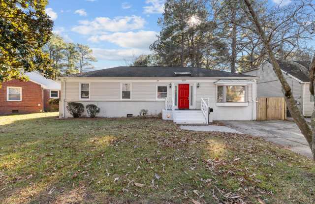 Charming Renovated 3-Bedroom Ranch-Style Home in Norfolk photos photos