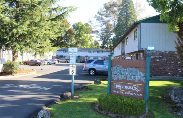 Greenbrier Apartments photos photos
