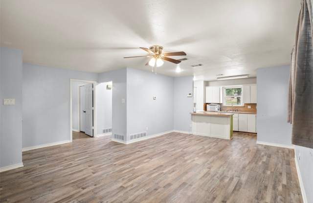 521 Hilltop Drive Gallery 3