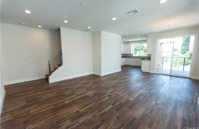 8427 Tweedy Lane Gallery 3