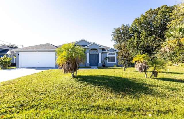 4 LA MANCHA DRIVE - 4 La Mancha Drive, Palm Coast, FL 32137