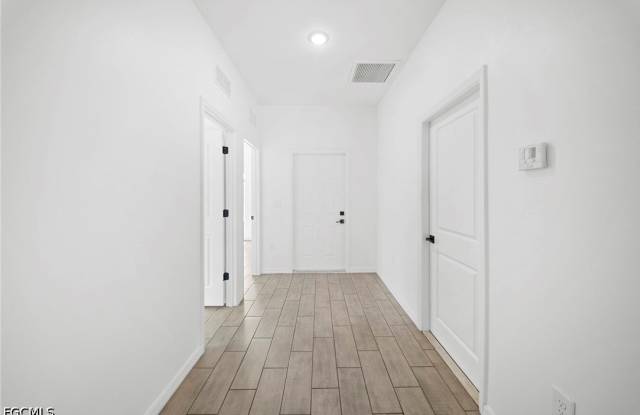 715 homer Avenue S Gallery 4