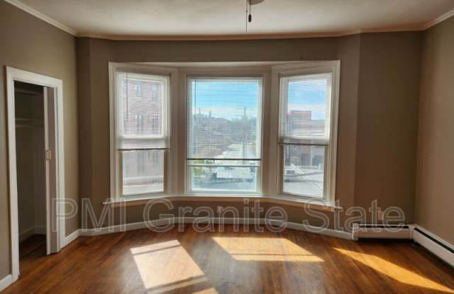 85 1/2 W Pearl St photos photos