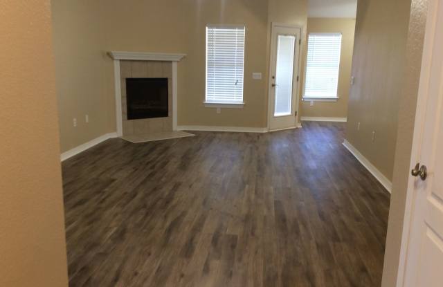 536 La Salle Dr. Gallery 2