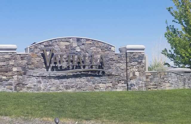 Selah 3 bedroom plus bonus room, 3 car garage! Gallery 4