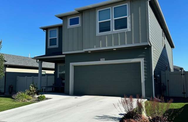 Modern and Spacious 5BR House in North Spokane - 5908 West Morgantown Lane, Spokane, WA 99208
