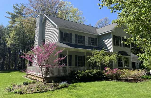 8 Amanda Court - 8 Amanda Court, Saratoga County, NY 12866