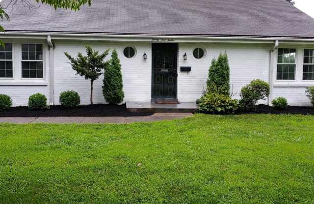 2512 Gardiner Ln - 2512 Gardiner Lane, Louisville, KY 40205