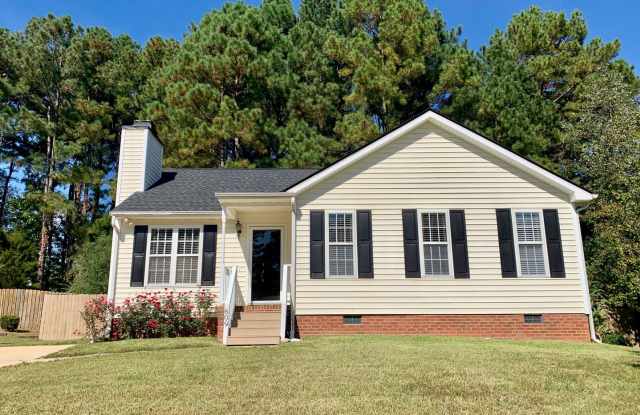 Cozy 3 Bed | 2 Bath House with a Fenced Yard photos photos