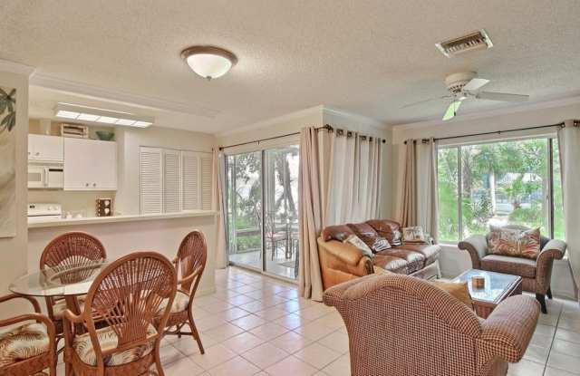 1315 E Winding Oaks Circle Gallery 4