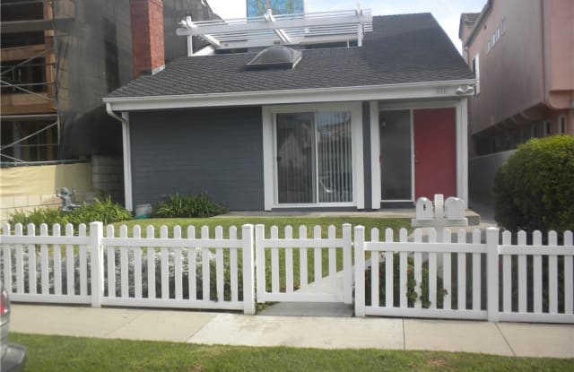 604 Larkspur Avenue - 604 Larkspur Avenue, Newport Beach, CA 92625