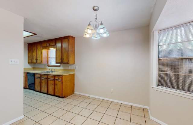 3011 Adrienne Dr Gallery 4