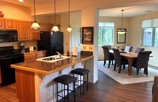 Winter Seasonal Rental - 54 Ensign Drive Gallery 1