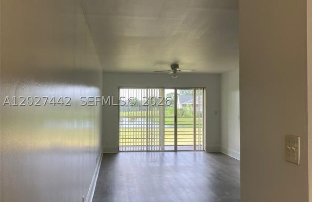 2803 N Course Dr Gallery 2