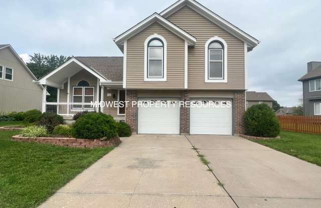 Stunning 3-Bedroom Home with Backyard Oasis! photos photos