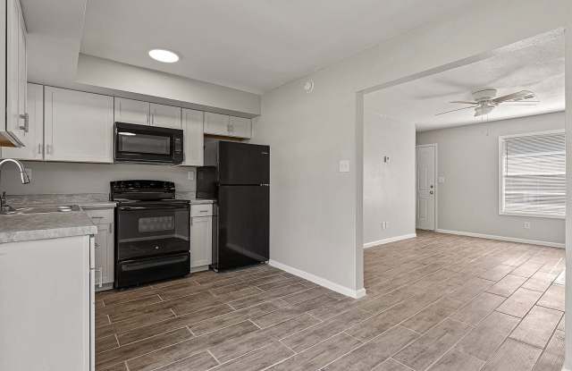 Creekside Village Townhomes Gallery 3