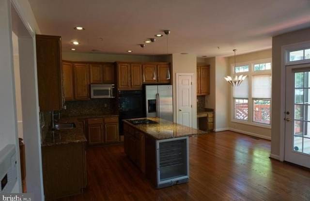 8036 KIDWELL TOWN COURT Gallery 2