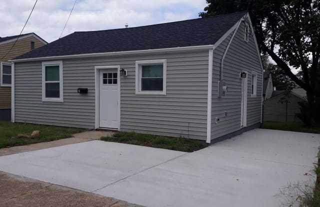 1 W 7TH STREET - 1 West 7th Street, Burlington, NJ 08016