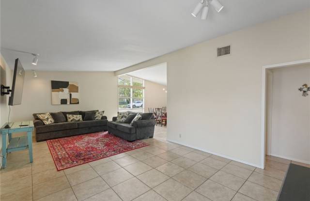 918 Dolphin Place Gallery 2