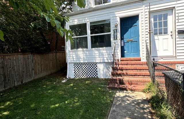 Alexandria/North Del Ray - 162 Wesmond Drive - $3,495.00 photos photos