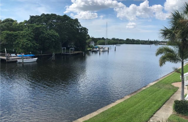 3885 POMPANO DRIVE SE - 3885 Pompano Drive Southeast, St. Petersburg, FL 33705