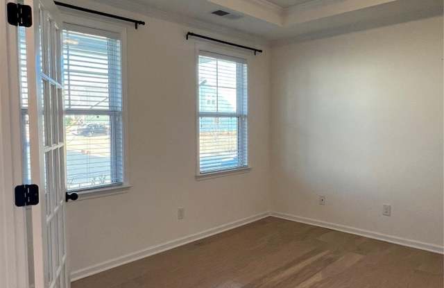 5016 Britannia Boulevard Gallery 3