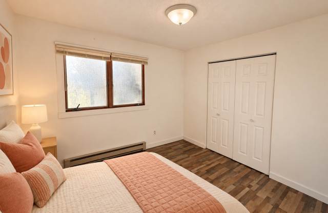 2 Bedroom Apartment at Whitewater Commons in St Charles Gallery 3