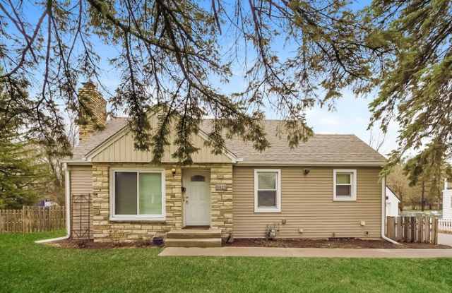 5925 36th Avenue North - 5925 36th Avenue North, Crystal, MN 55422