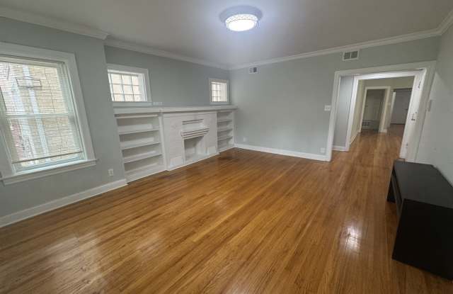 5405 N Sawyer Avenue Gallery 3