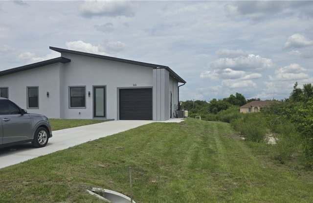 515 CROYDON Avenue S Gallery 2