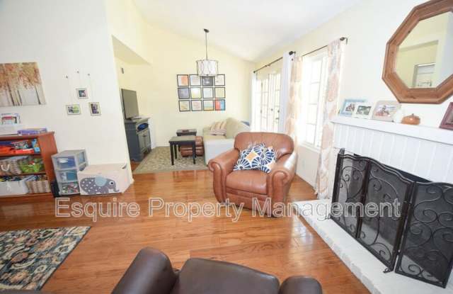 2474 PARKWAY DR Gallery 4
