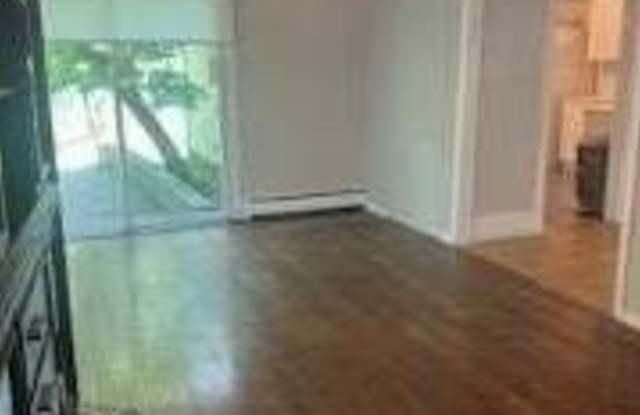 210 Harborview Gallery 3