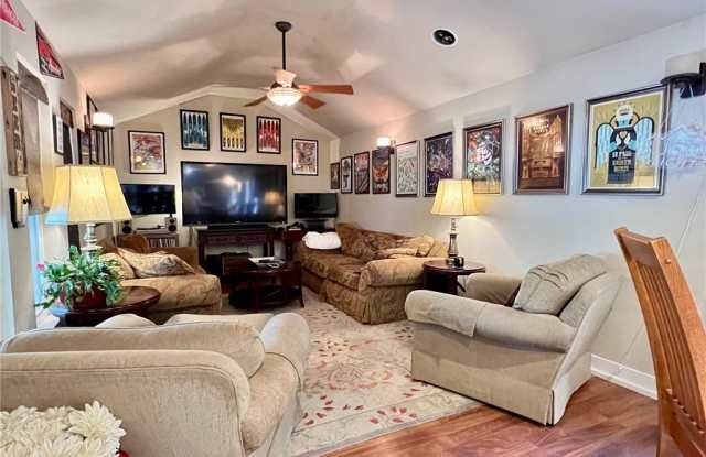 628 Mission Boulevard photos photos