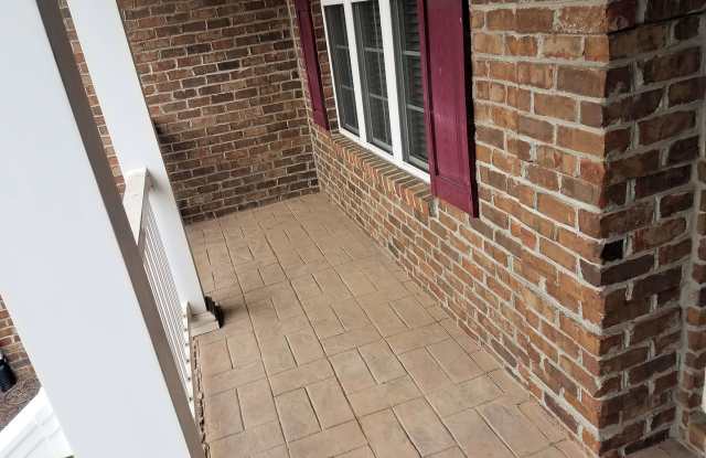 Great home in popular Clemmons Gallery 3