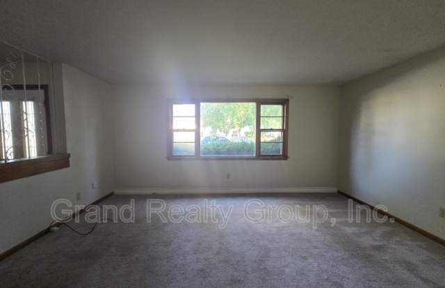 608 Deerpath Gallery 2