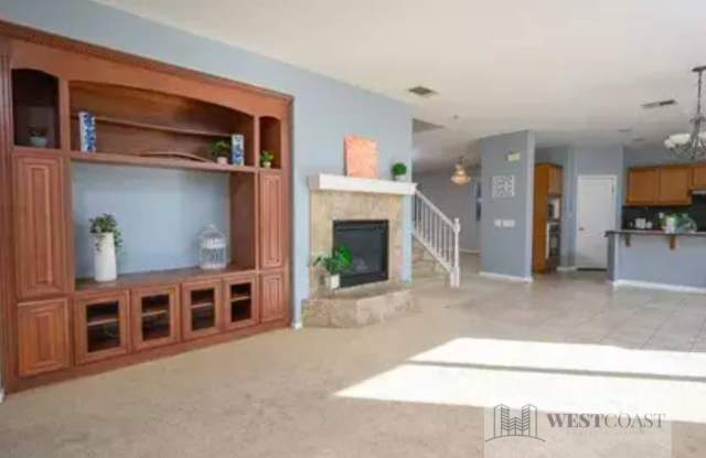 ROSETTA CANYON Gem!- 4 Bedroom 3 bath plus large bonus room. Gallery 4