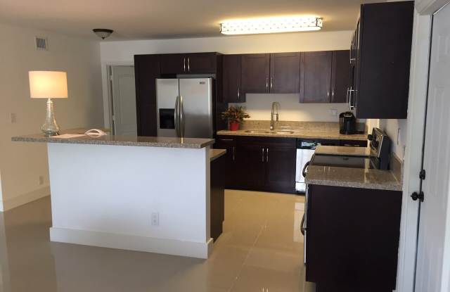 1556 SW 5 Pl - 3 Gallery 4