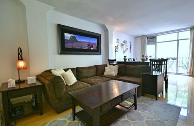 138 W Houston St - 138 West Houston Street, New York City, NY 10012