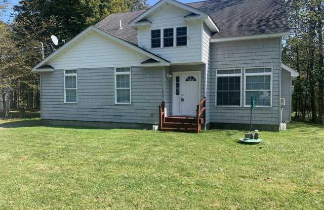 1650 Sunny Side Drive - 1650 Sunnyside Drive, Monroe County, PA 18466