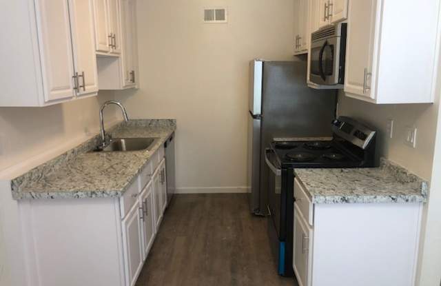 Renovated 3 Bedroom/1 Bath Town Home photos photos