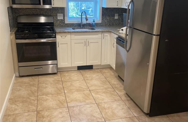 504 E Chester Street - 504 East Chester Street, Long Beach, NY 11561