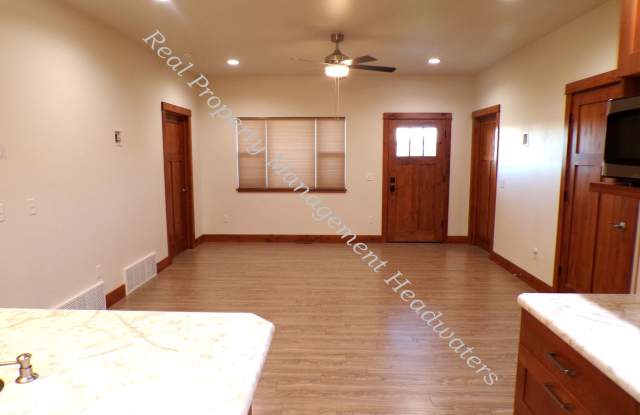 2 Bedroom 2 Bath House for Rent Gallery 3