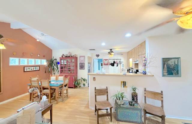 Charming 3-Bedroom Home with Casita Space Near UNM Gallery 3