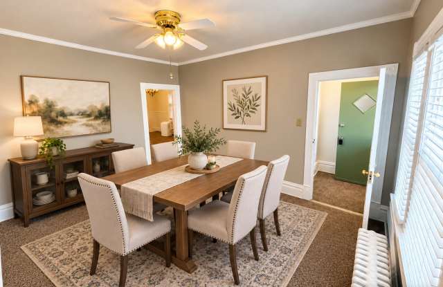 2 Blocks Off Brady - 2 Bedrooms, 1 Sauna Gallery 2