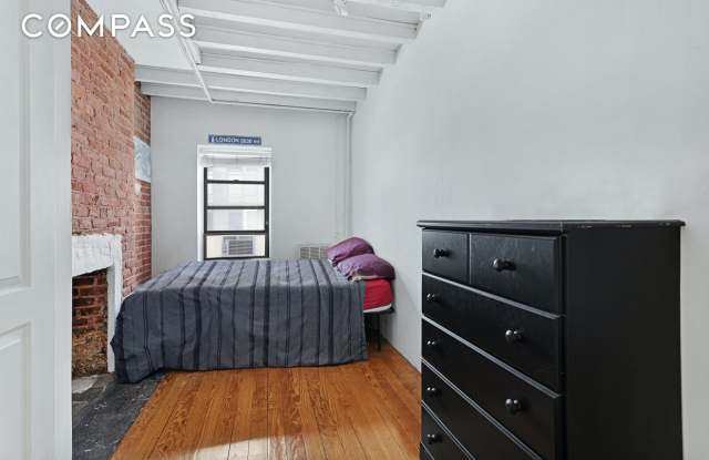 250 Tenth Avenue Gallery 3