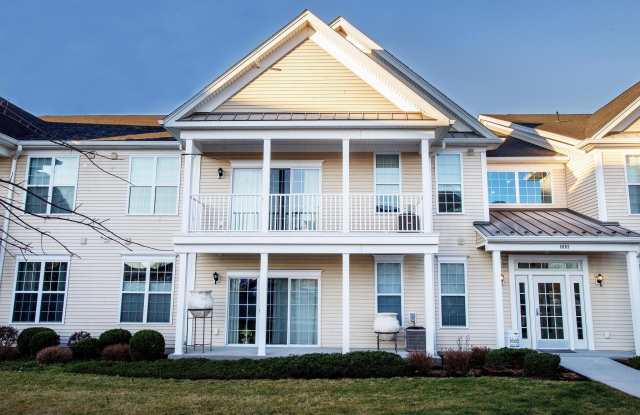 726 Center Meadow Lane - 726 Center Meadow Lane, Danbury, CT 06810