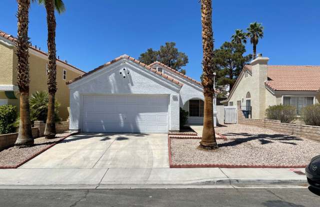 3 Bedroom House in The Lakes! Gallery 1